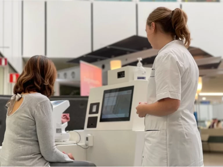 Vital Zelfmeetkiosk - Zelf gezondheid check doen in ziekenhuis